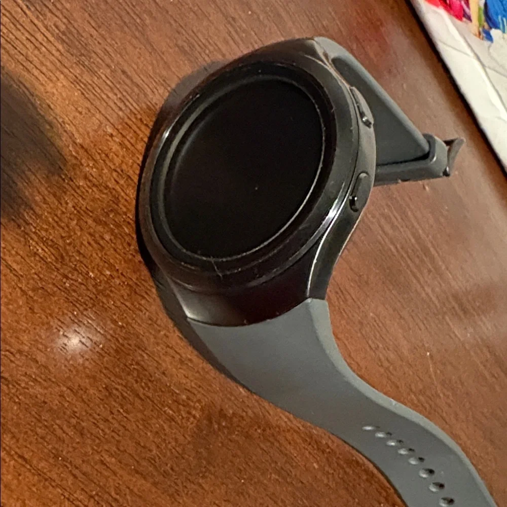 Samsung Gear S2 Black Smartwatch with Charger 316L Stainless Steel Case.